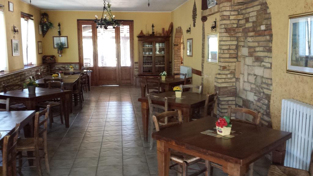 Agriturismo Col Morino Bed and Breakfast Pineto Eksteriør billede