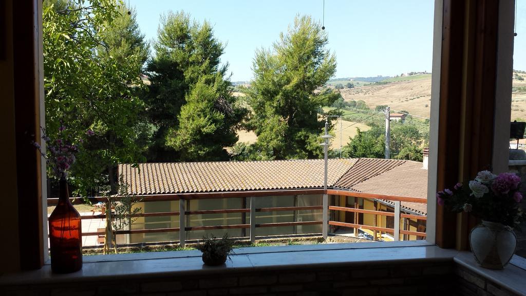 Agriturismo Col Morino Bed and Breakfast Pineto Eksteriør billede